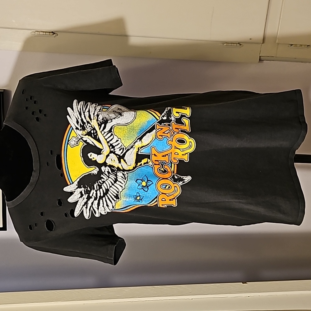 Rock N Roll Distressed Tee M